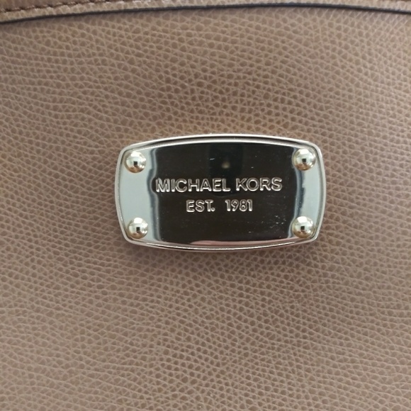 Michael Kors Handbags - MK Jet Set travel tote
